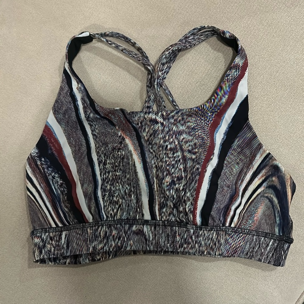 Women’s lululemon sports bra size 6